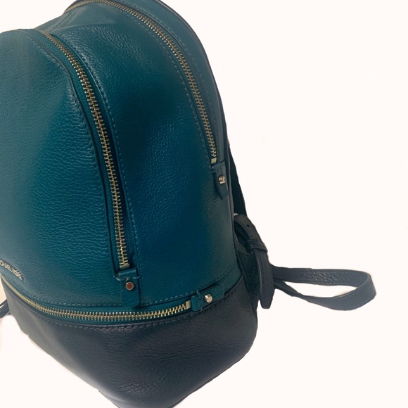 Michael Kors leather backpack - Picture 3 of 5